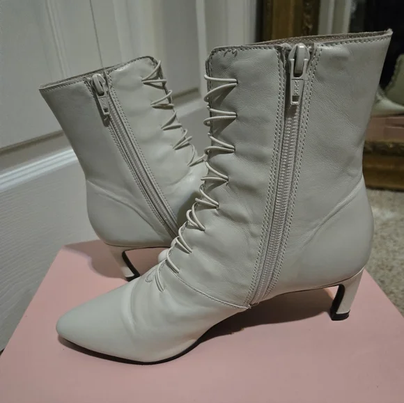 INTENTIONALLY BLANK IVORY BUTTON BOOT 7 - Picture 5 of 7